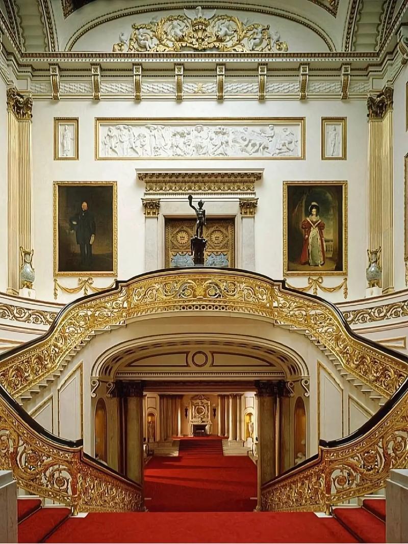 英国王室的家——白金汉宫内部陈设是什么样子的?