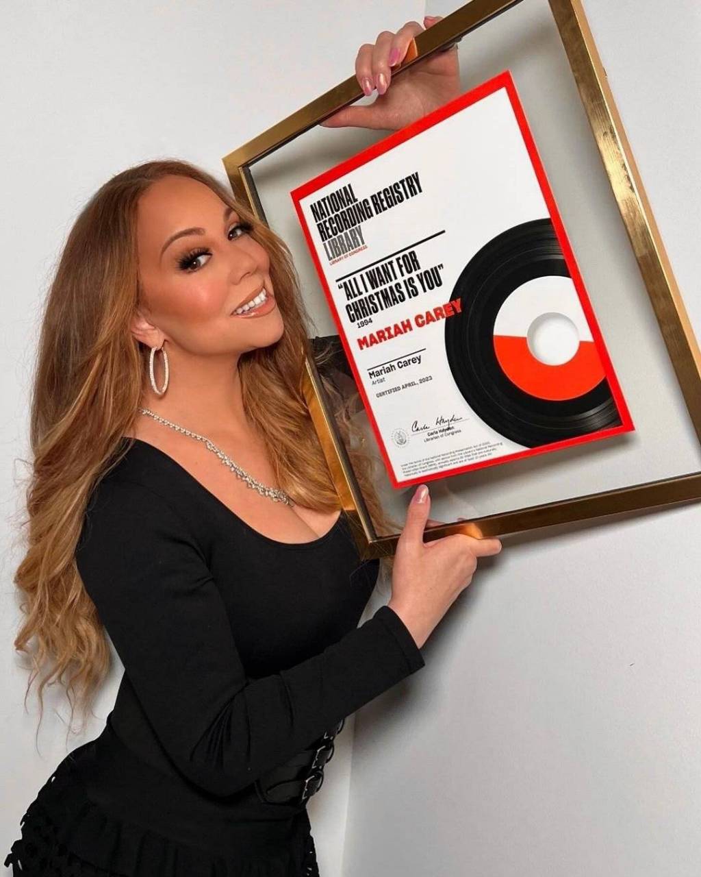 美国女歌手牛姐玛丽亚·凯莉的圣诞神曲《all i want for christmas