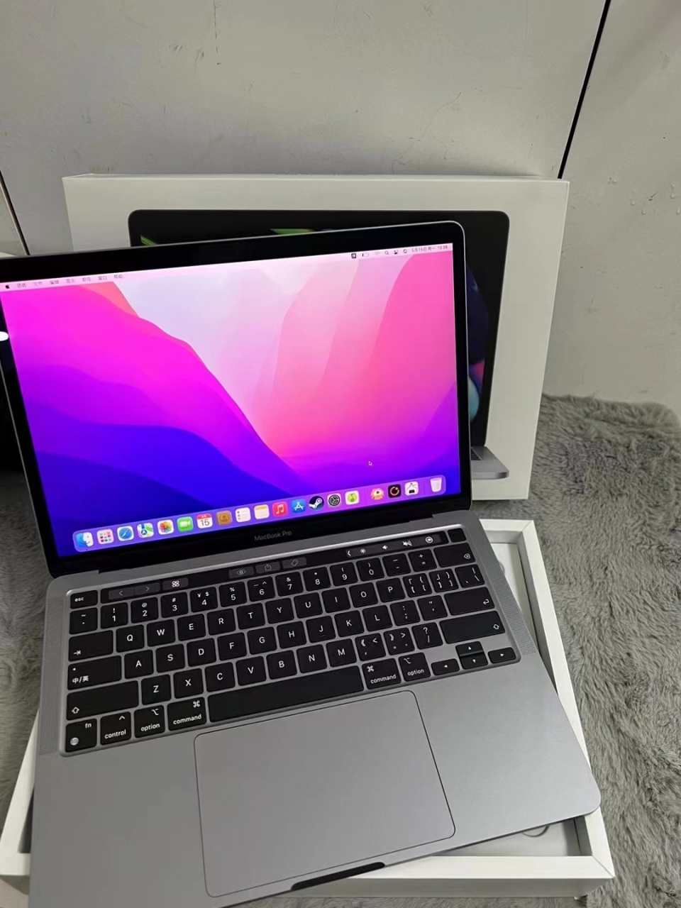 苹果macbook pro 22款 国灰 8 256 m2芯片 几乎充新成色 电池循环6次