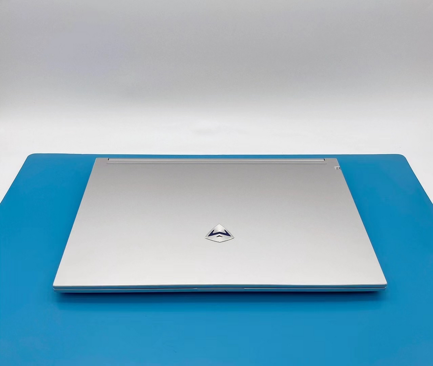 新款机械师  超薄 全金属 性能吃鸡游戏本  高配置r7-4800h  八核处理