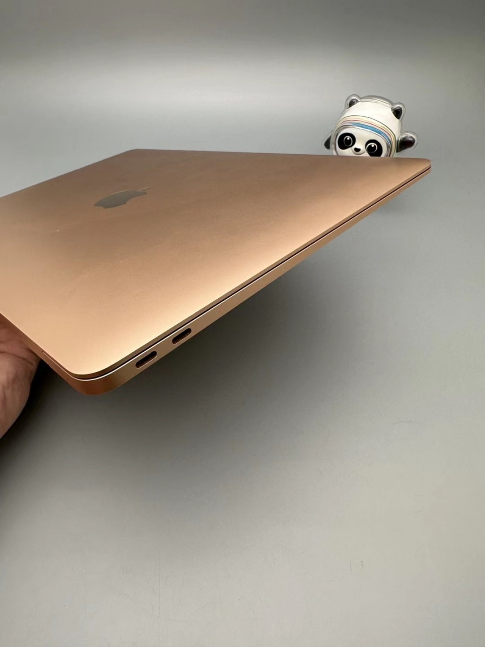 内存:8 256g,处理器:m1 版本:国行,充电:79次 颜色:金色