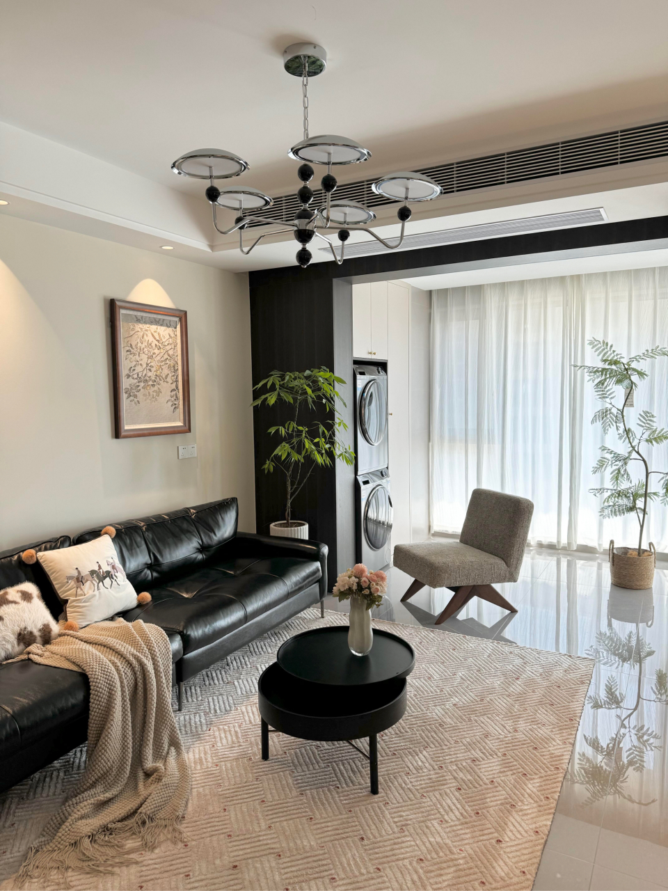 5米 套内98平 客餐厅一体 偏深色系的复古风装修风格  78重软装轻硬