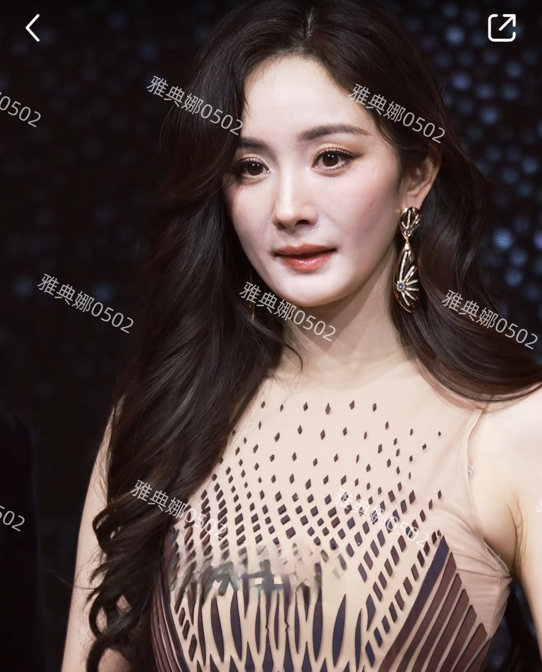 38岁的杨幂脸已经扛不住生图怼脸拍了!