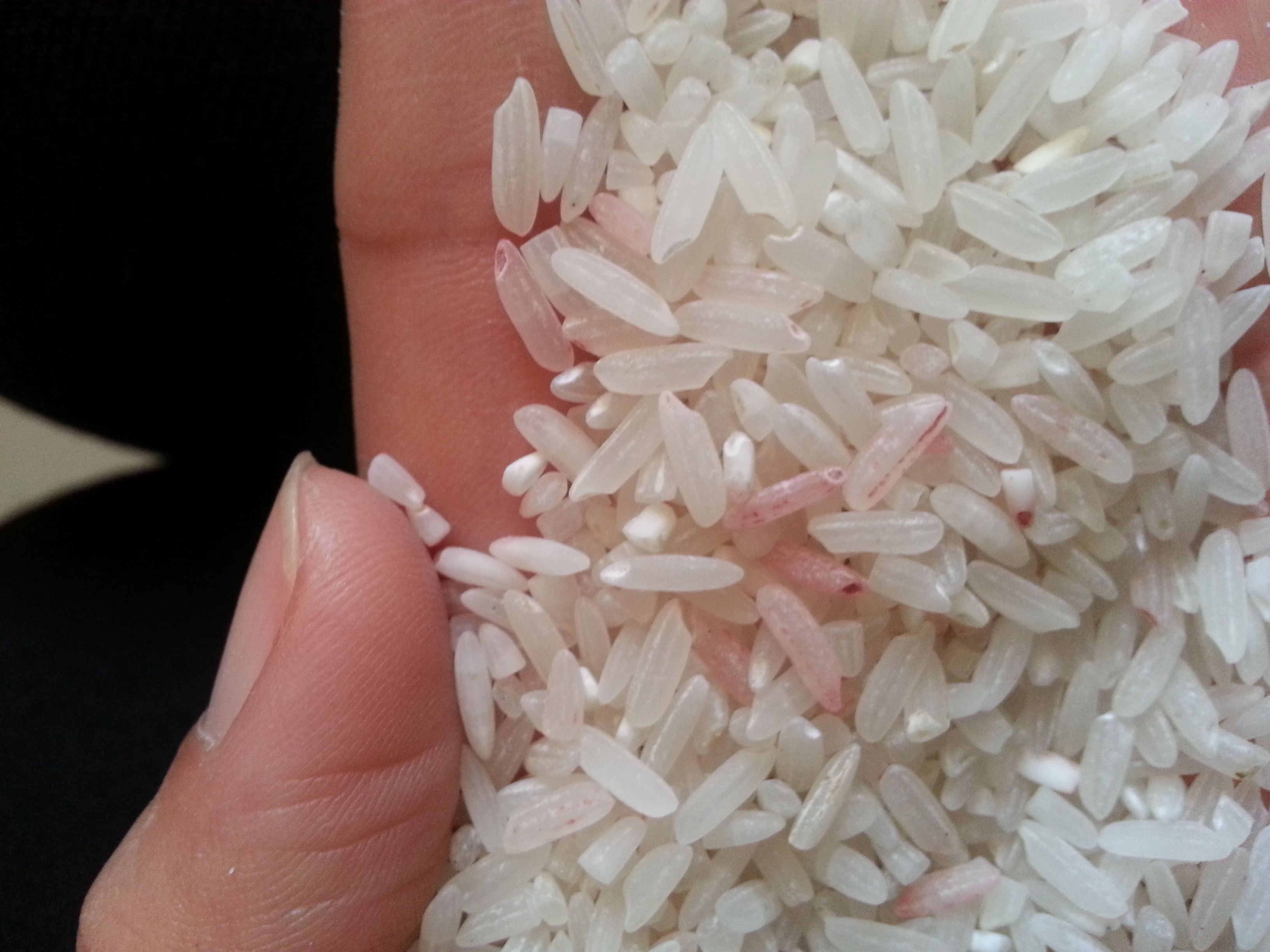 上次买了20斤一袋的大米,因为加班时间比较多,很少回来烧饭,今天休息