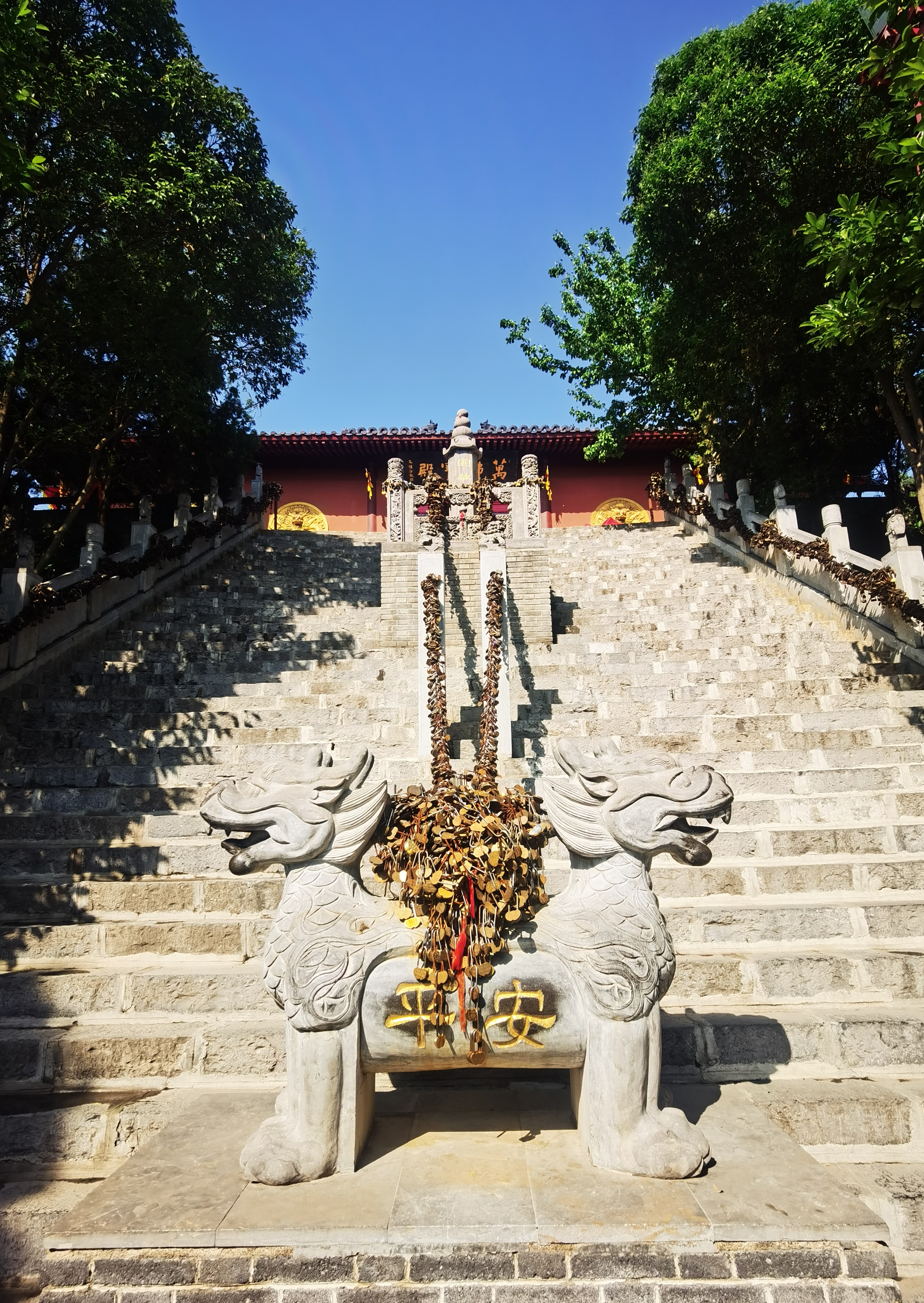 太行山下圆融寺又称"圆融无碍禅寺",位于修武县西村乡当阳峪村,集历代