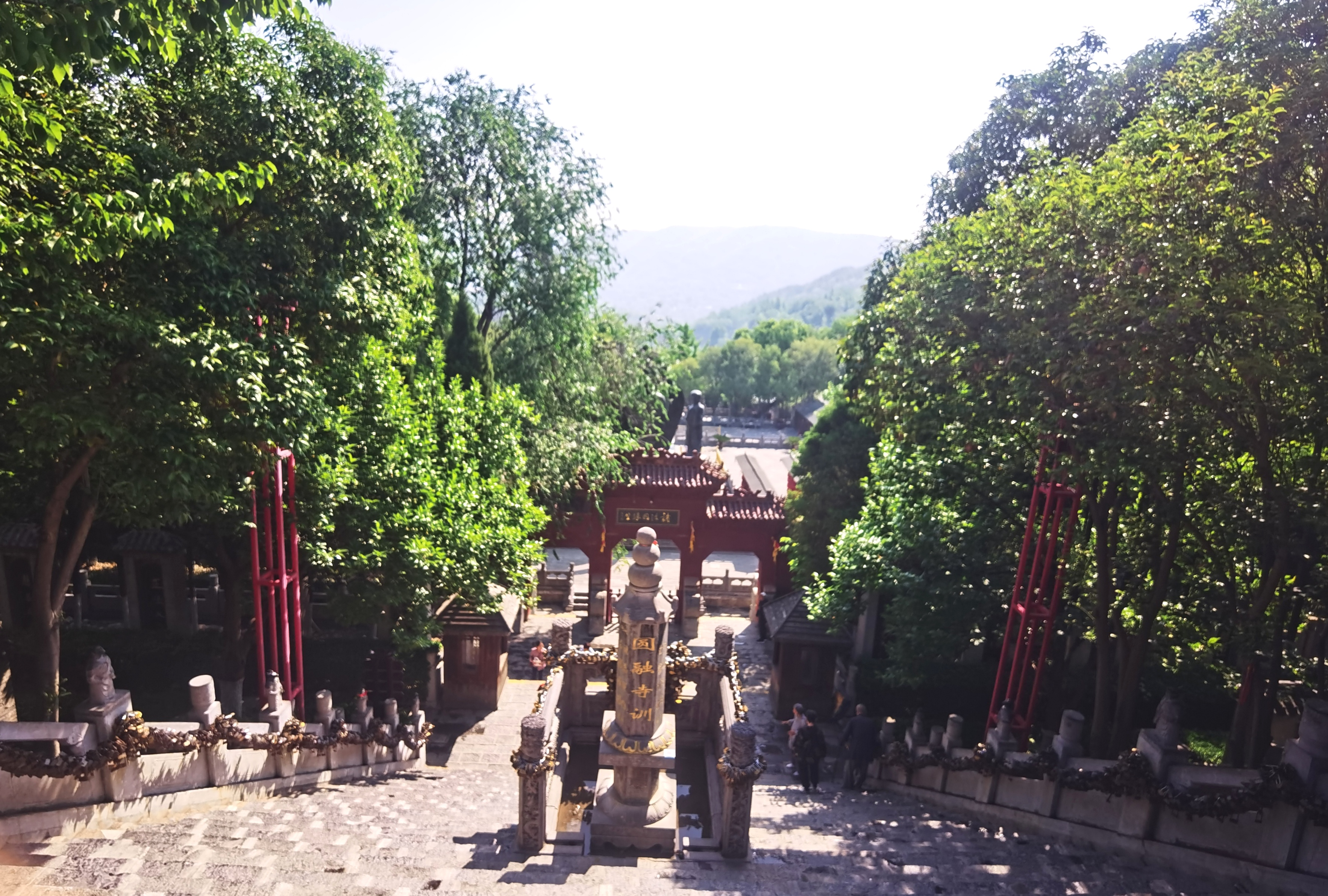 太行山下圆融寺又称"圆融无碍禅寺",位于修武县西村乡当阳峪村,集历代