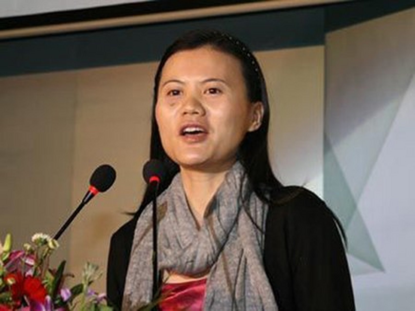 蒋芳:阿里巴巴内部的"反腐女王"】 此次调查淘宝总裁蒋凡的是令阿里