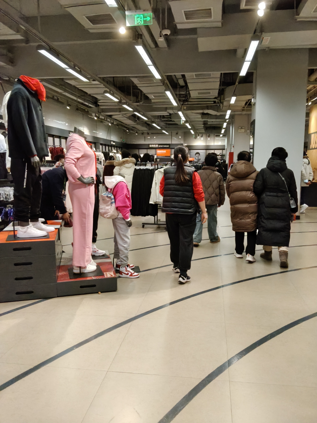 奥特莱斯为什么打折力度这么大为什么在线 奥特莱斯为什么打折力度这么大为什么在线