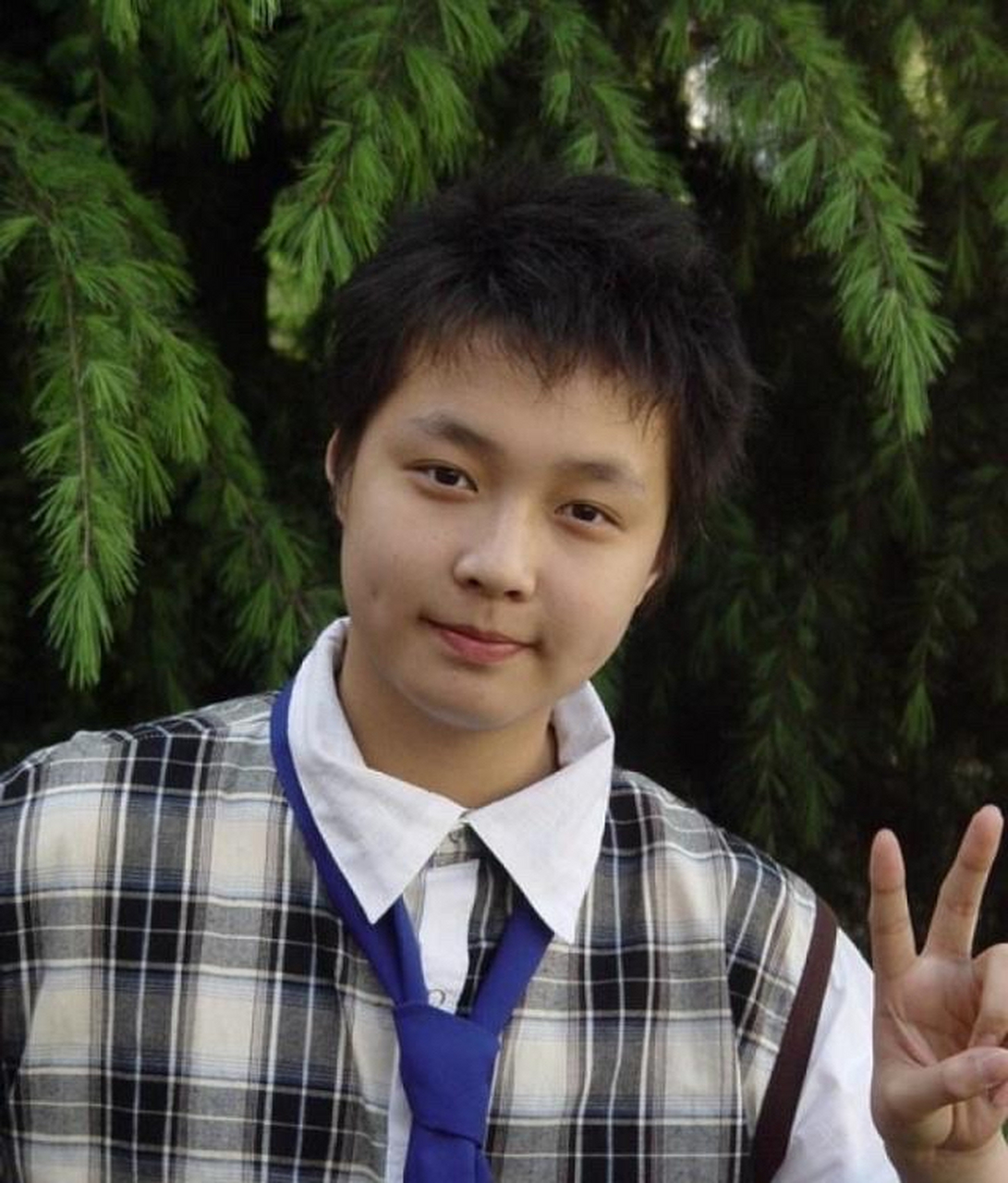 张艺兴小时候和杜海涛还挺像