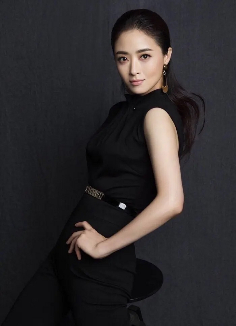 蒋欣才是新疆美女里最好看的吧