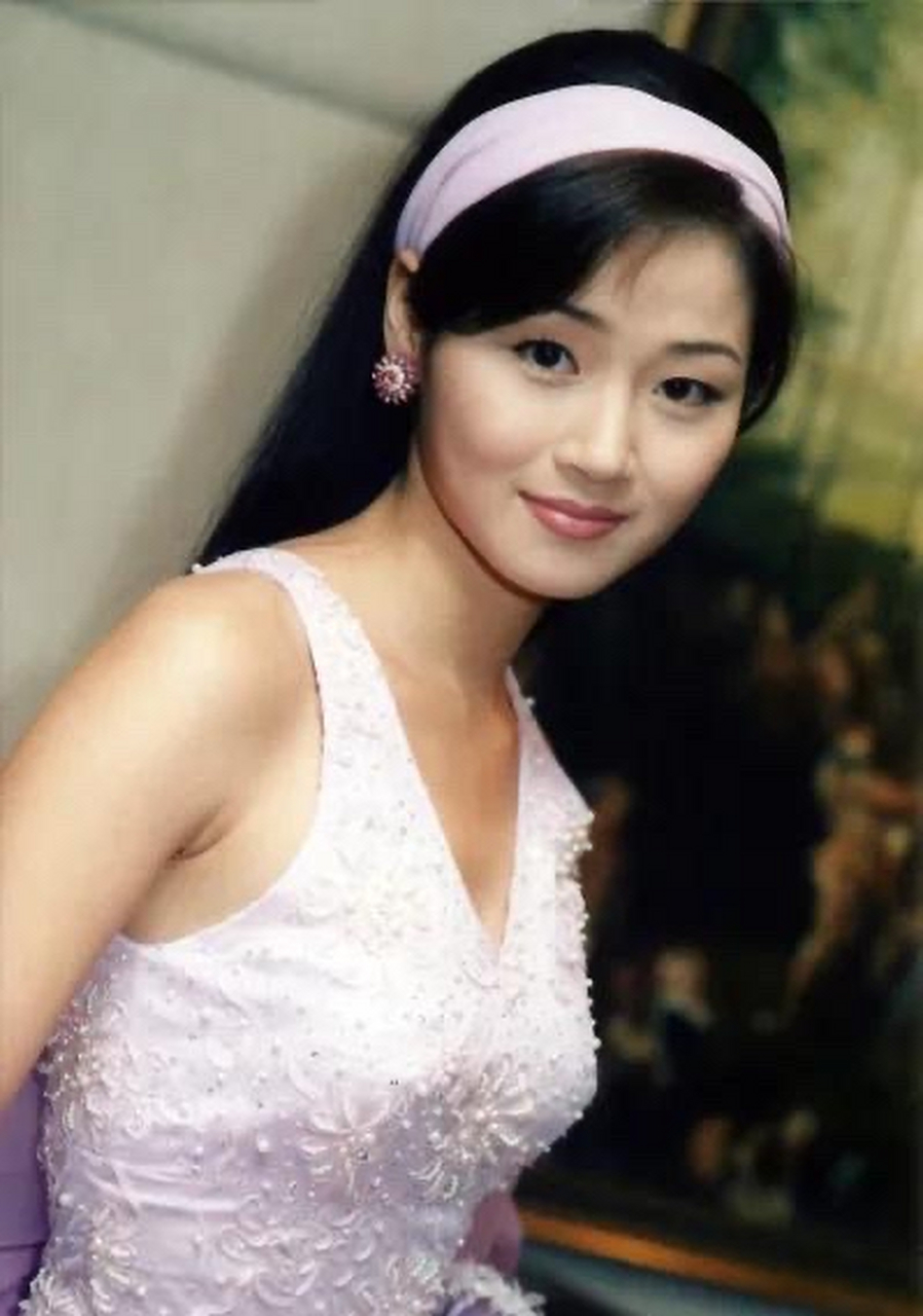 听闻当年#万绮雯# 把甄子丹迷的神魂颠倒,这是真的吗?