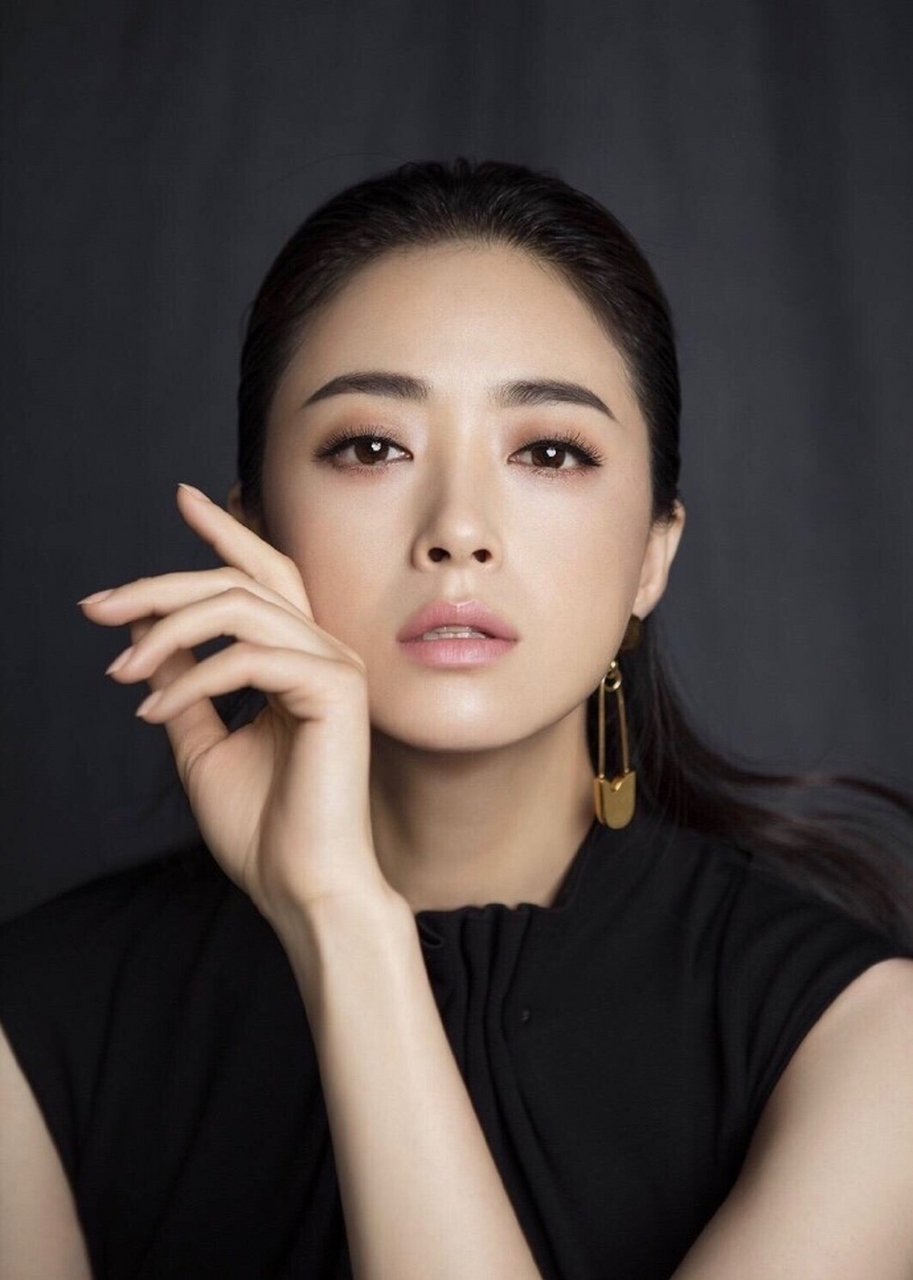 蒋欣才是新疆美女里最好看的吧
