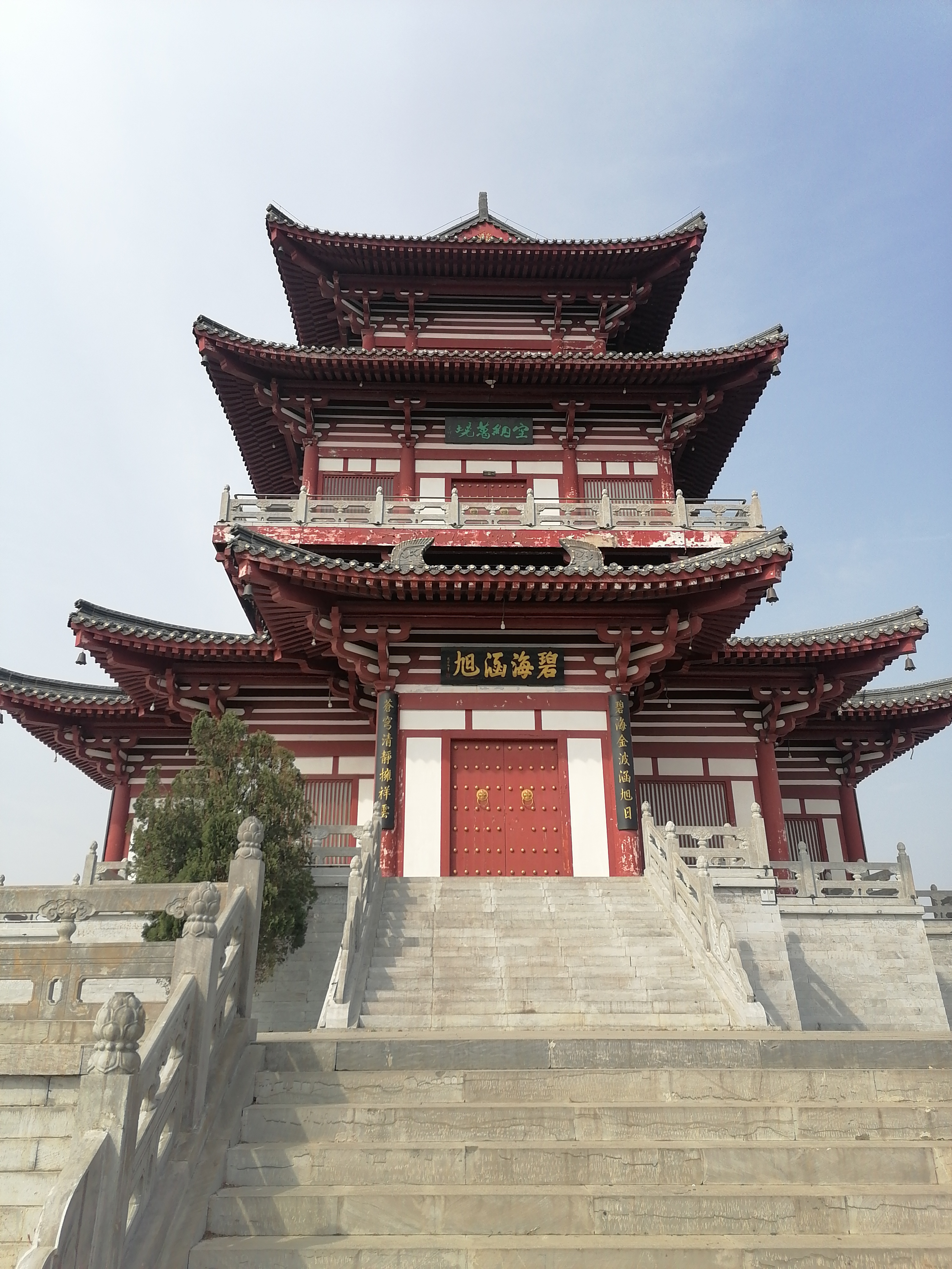 走在大街上,处处都是繁忙而有序的景象,每个人都