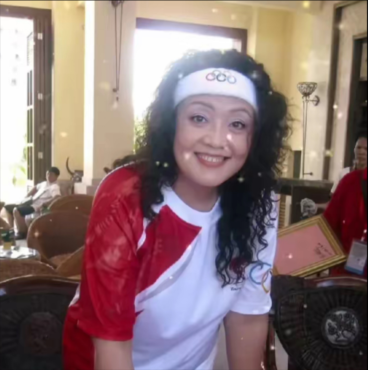 成为了火炬手,而且她所创立的俏江南更是被指定为奥运会的菜品供应方