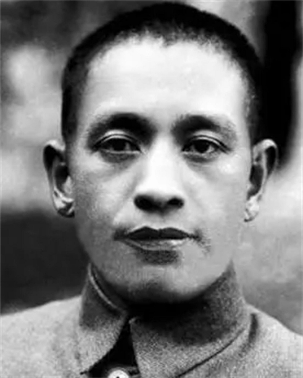 1926年北伐期间,蒋校长演起了假枪毙"飞将军"孙元良