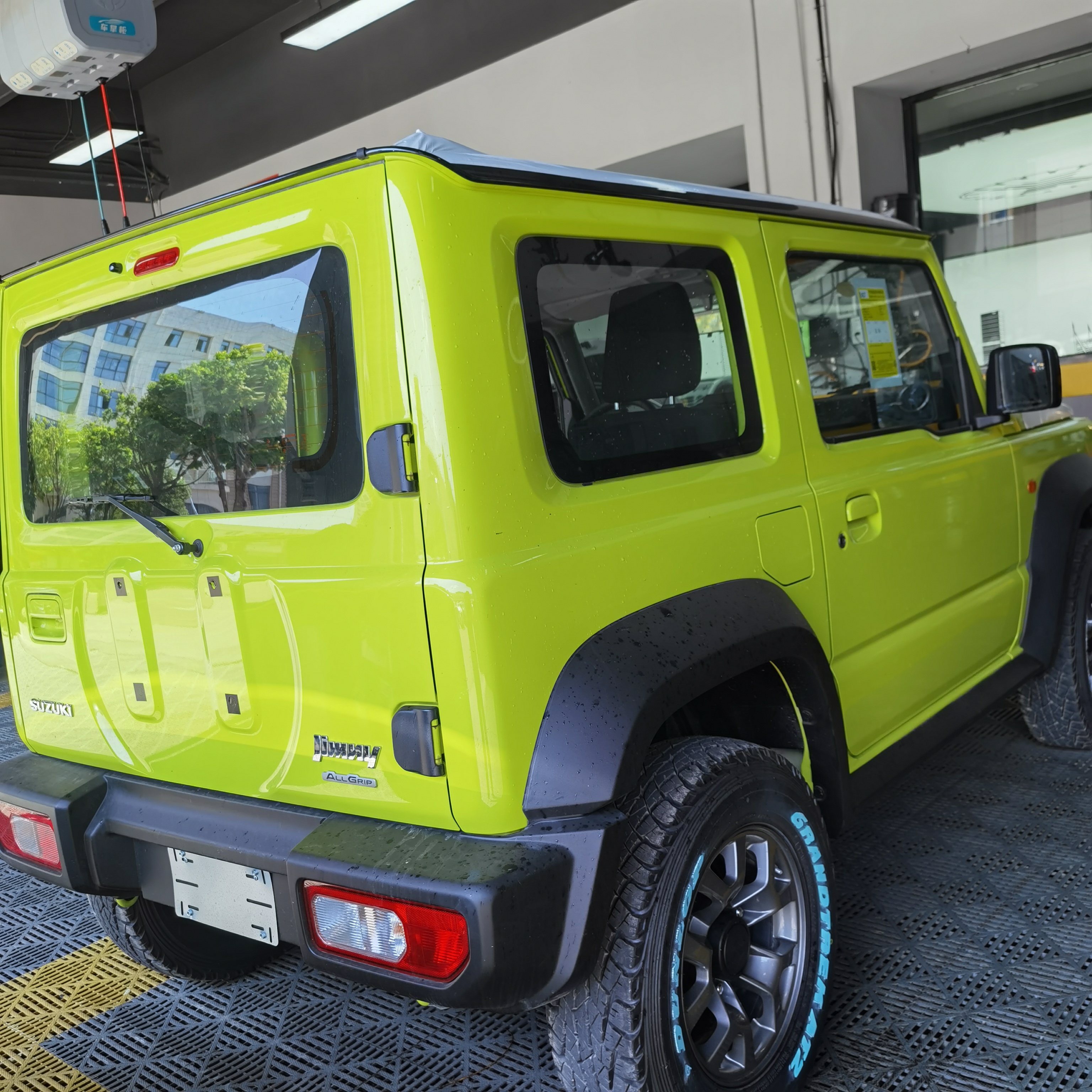 绿色吉姆尼惊艳亮相!