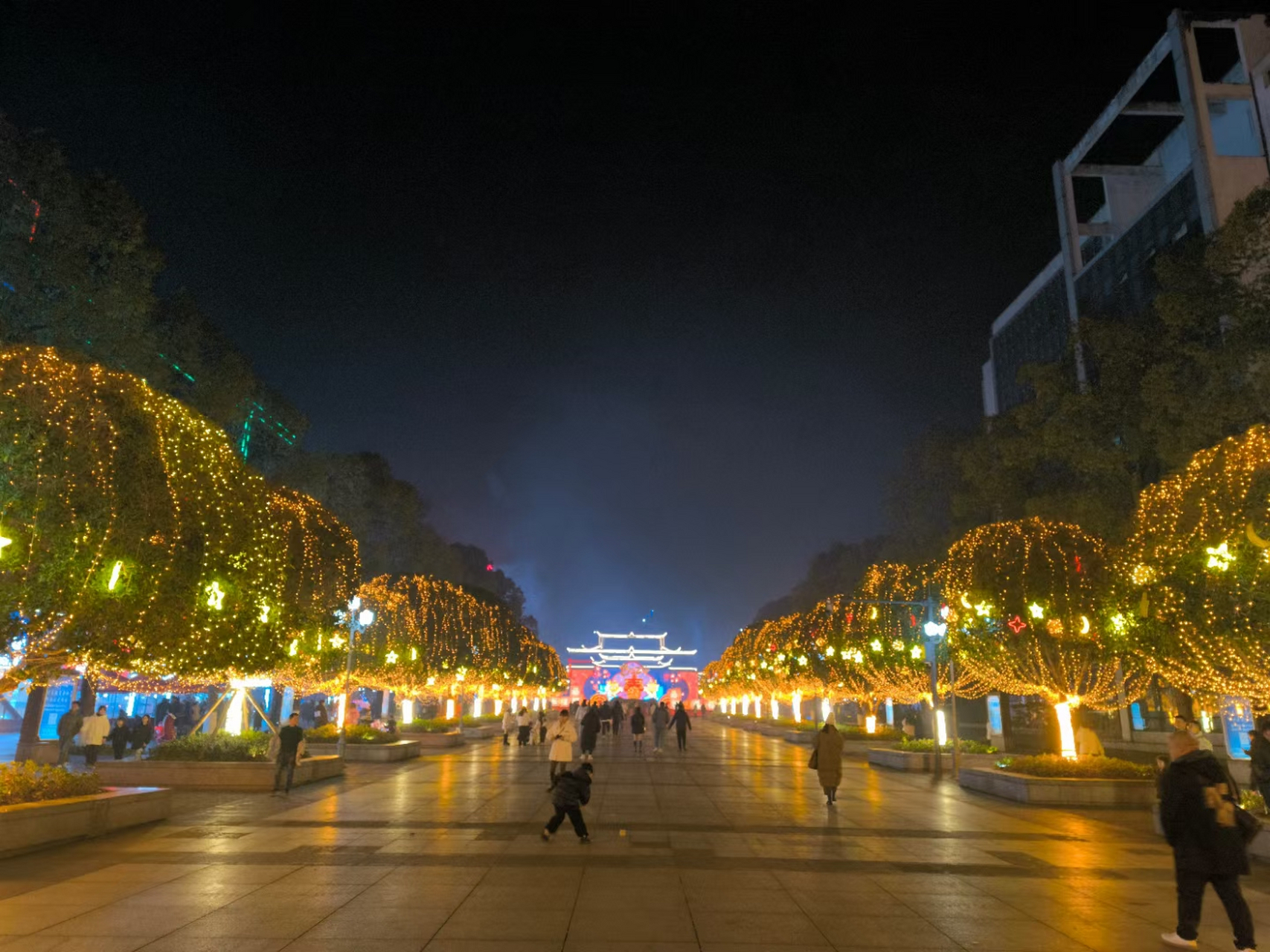 邻水# #过年# #拍拍身边的烟火气息# 沿着宏帆广场,西出口转西环线转