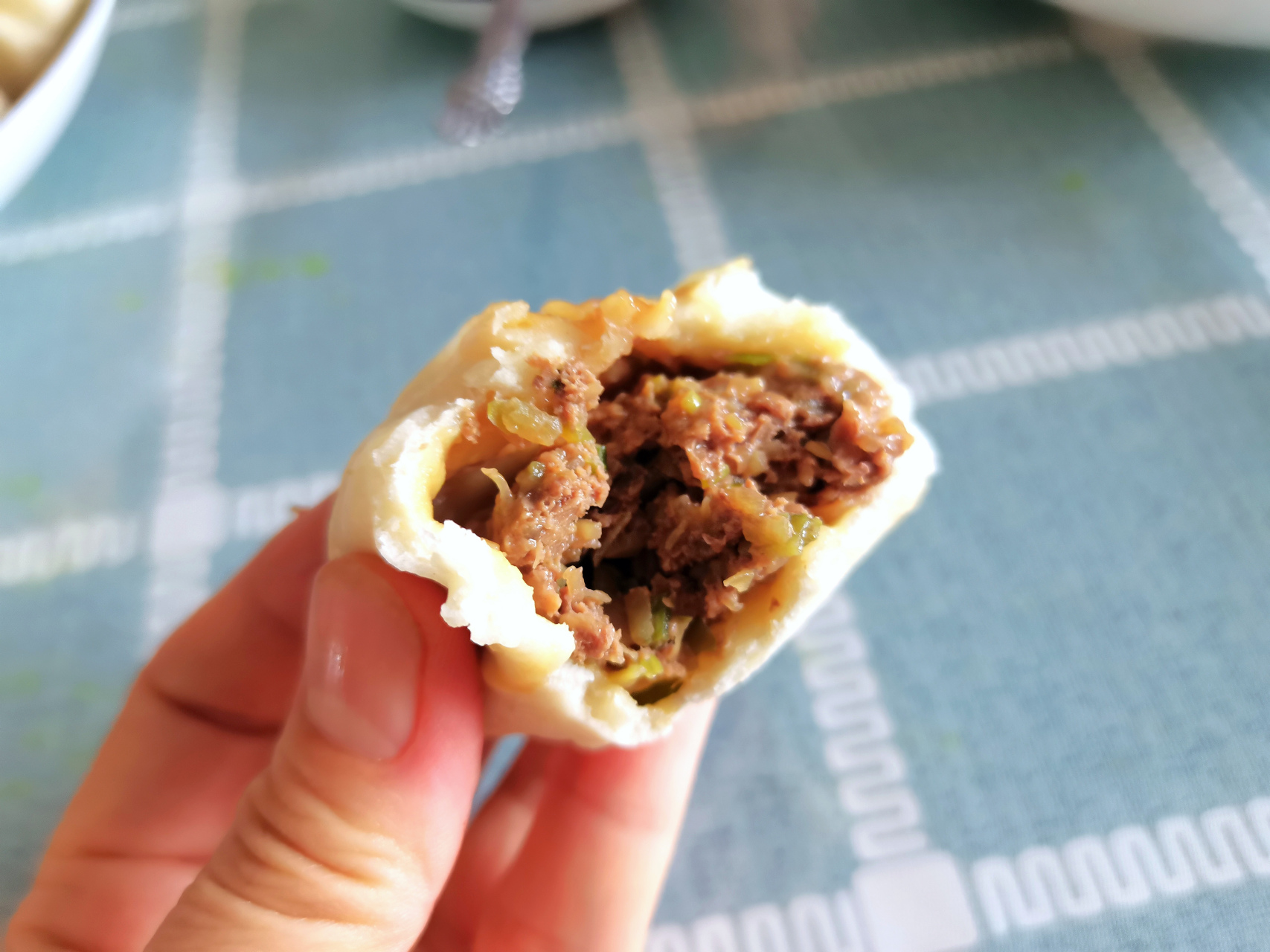 想吃牛肉青萝卜包子了,蒸了一大锅,刚出锅的热包子,咬一口,鲜香满口