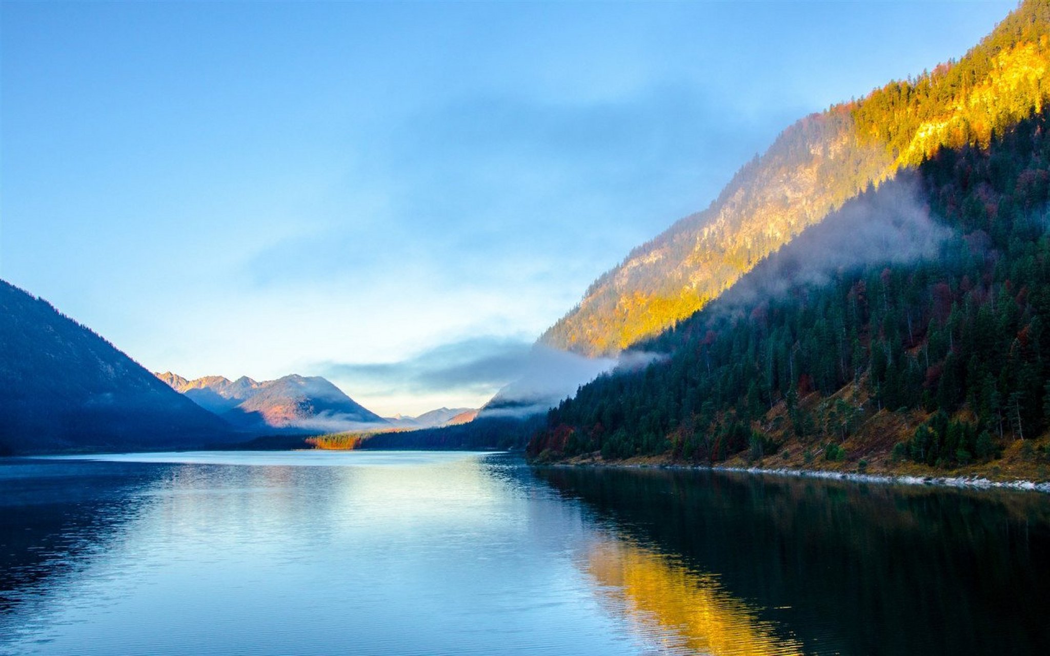 考试抄答案,没事谈个恋爱,骚扰下校草,感觉人生最快乐的时光莫过于大