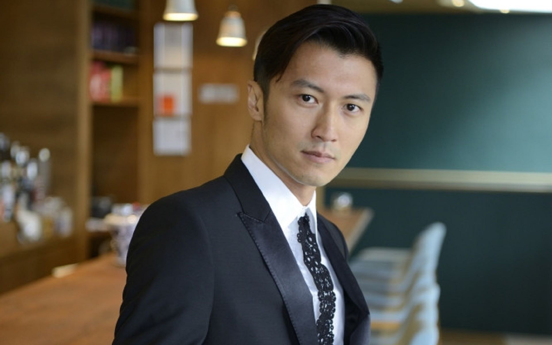 谢霆锋演唱会含泪唱定情曲,跨越时光的情感共鸣