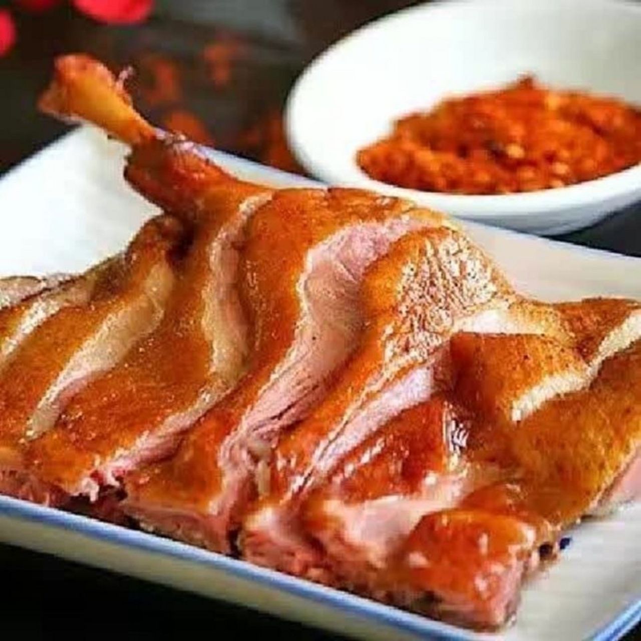 九尺镇的人们长期以来就有养鸭子的习惯,因此,1986年九尺镇被四川省誉