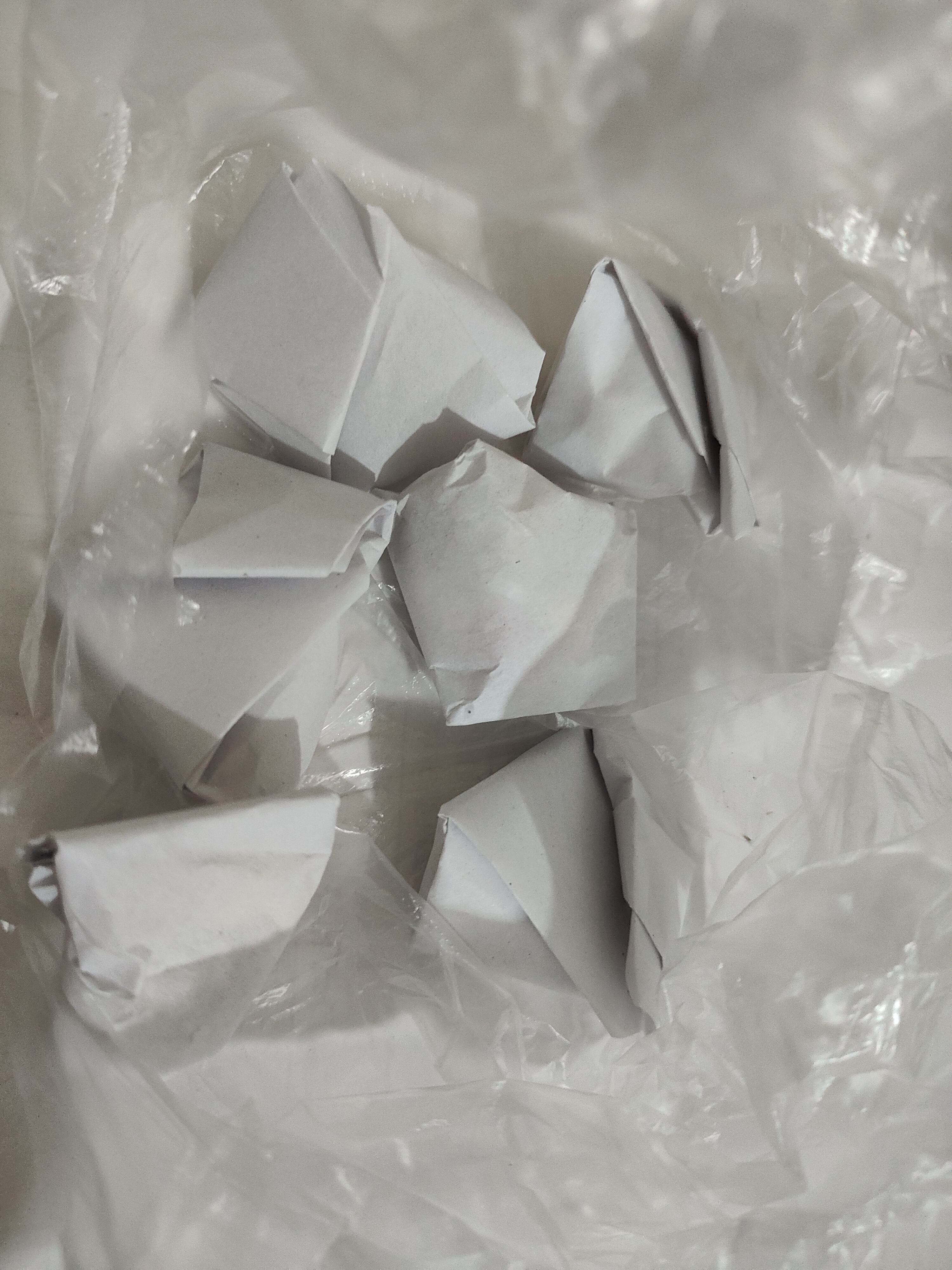 烟炎犯了,去诊所拿药.九包药花了二十五元