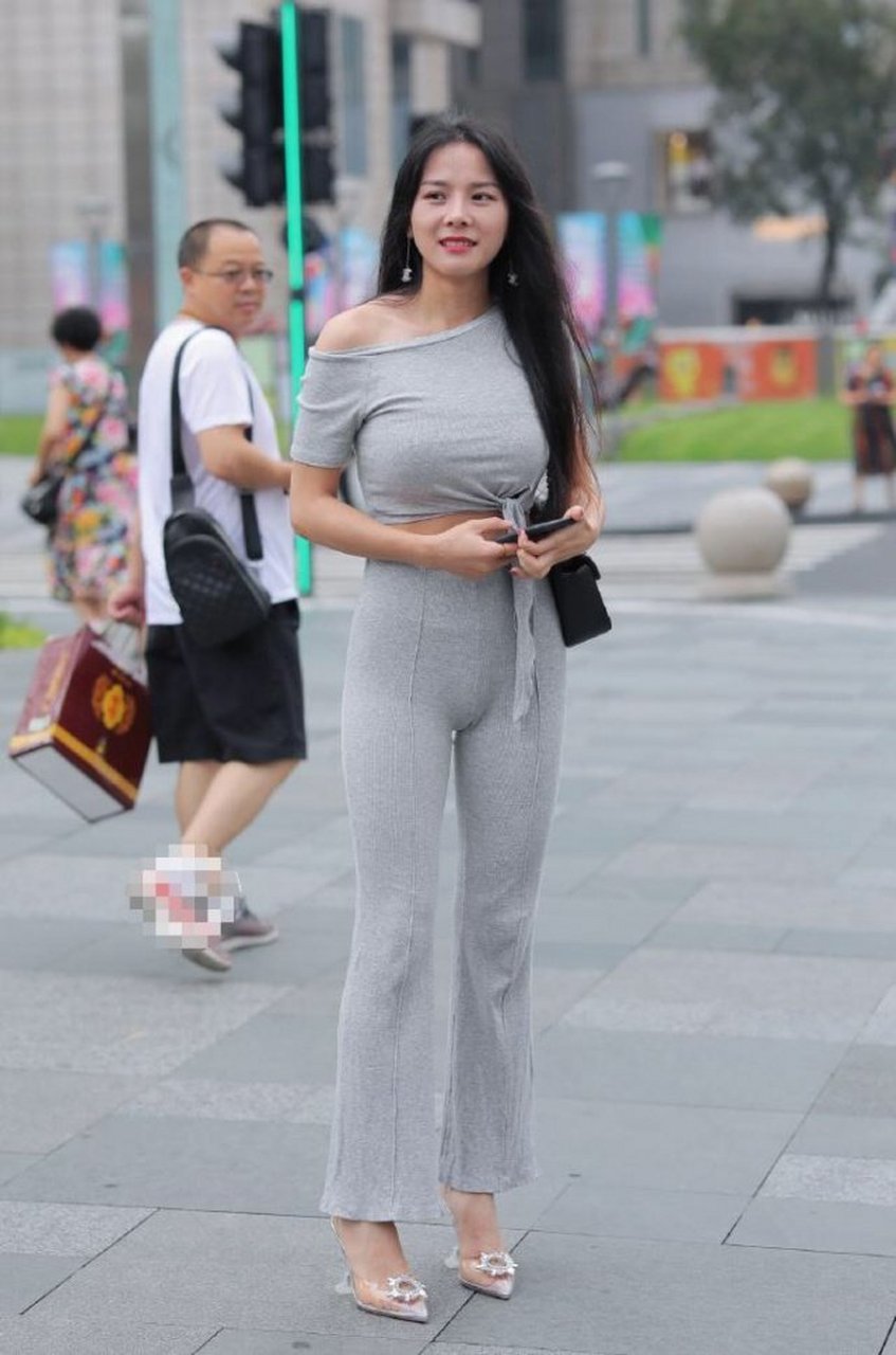 一看就是文化程度不高的捞妹.城市本地女孩 #桑门哥王哥