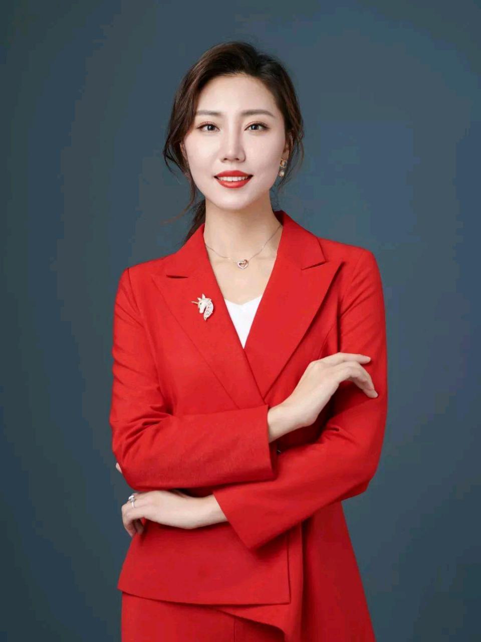 美女主持人叶美毅#八卦手册# #一眼沦陷# #娱乐八卦驿站