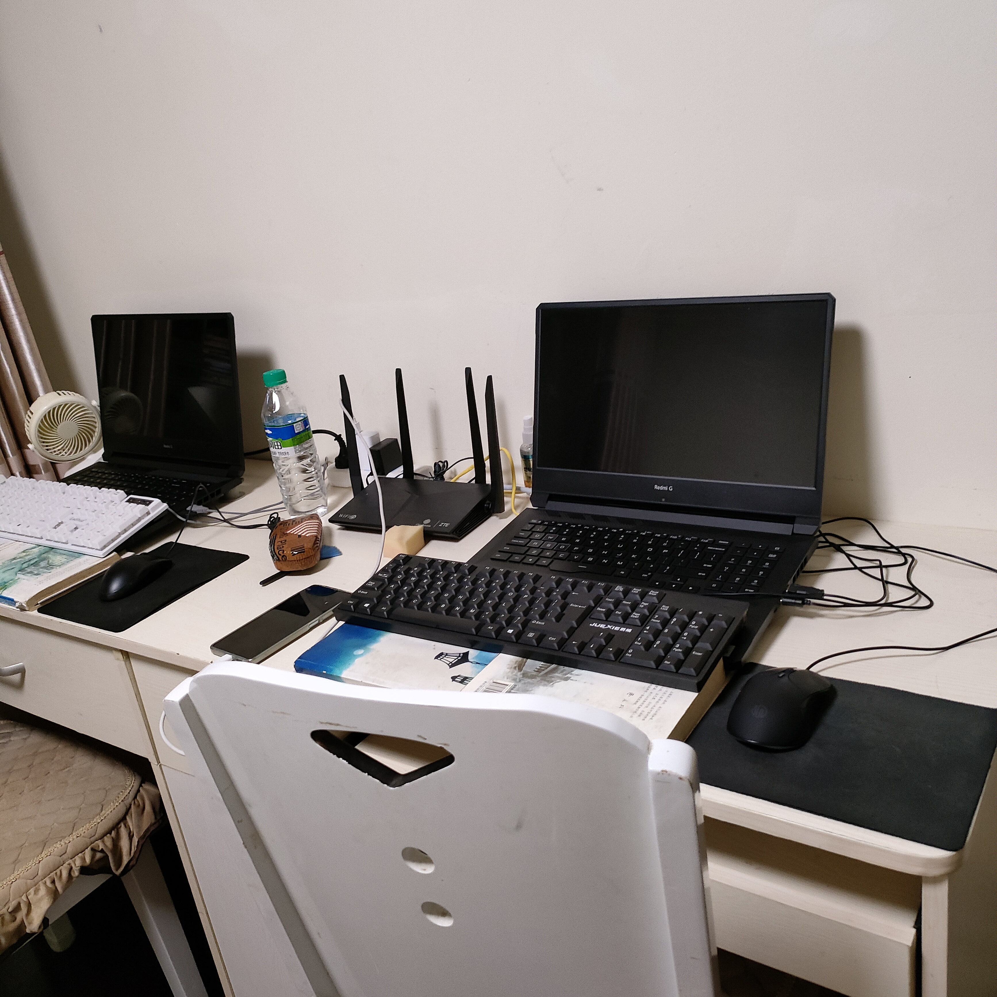 每天都是这么忙着,没时间去烦恼 祝愿刷到我作品的