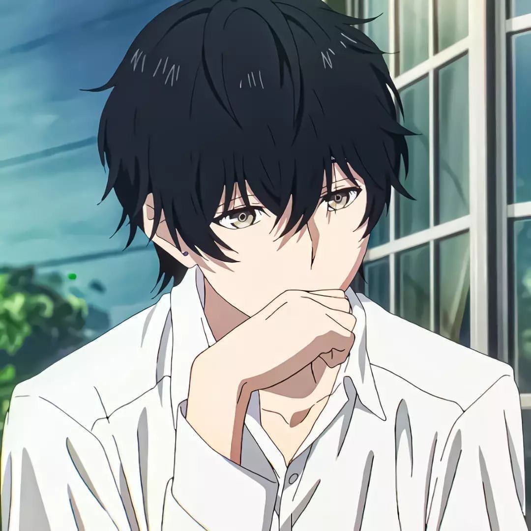 动漫头像# 阳光从窗户外边洒进来,这阵近乎刺眼的光被窗帘遮着,恰好