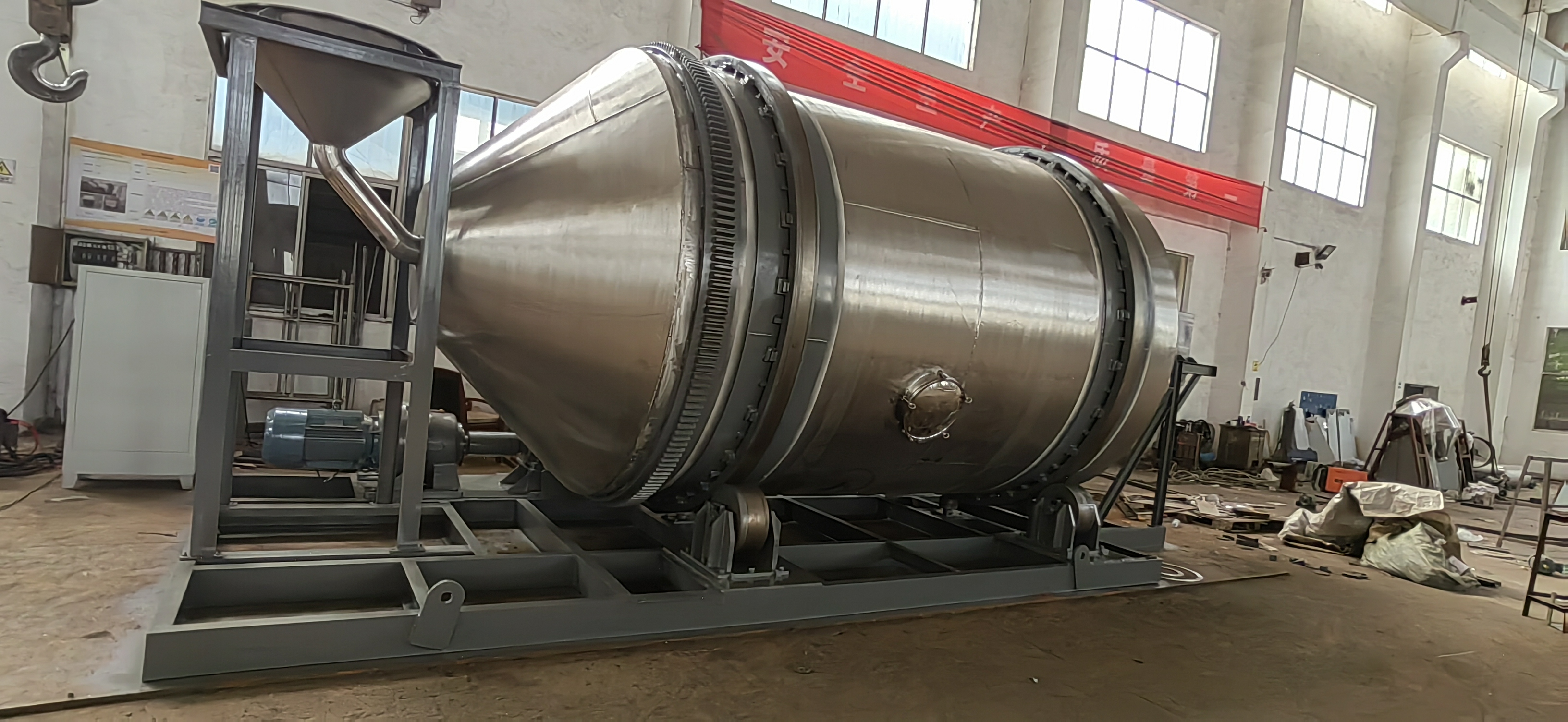 一维运动滚筒混合机的功能用途 1,一维滚筒滚筒式连续增湿混合机由