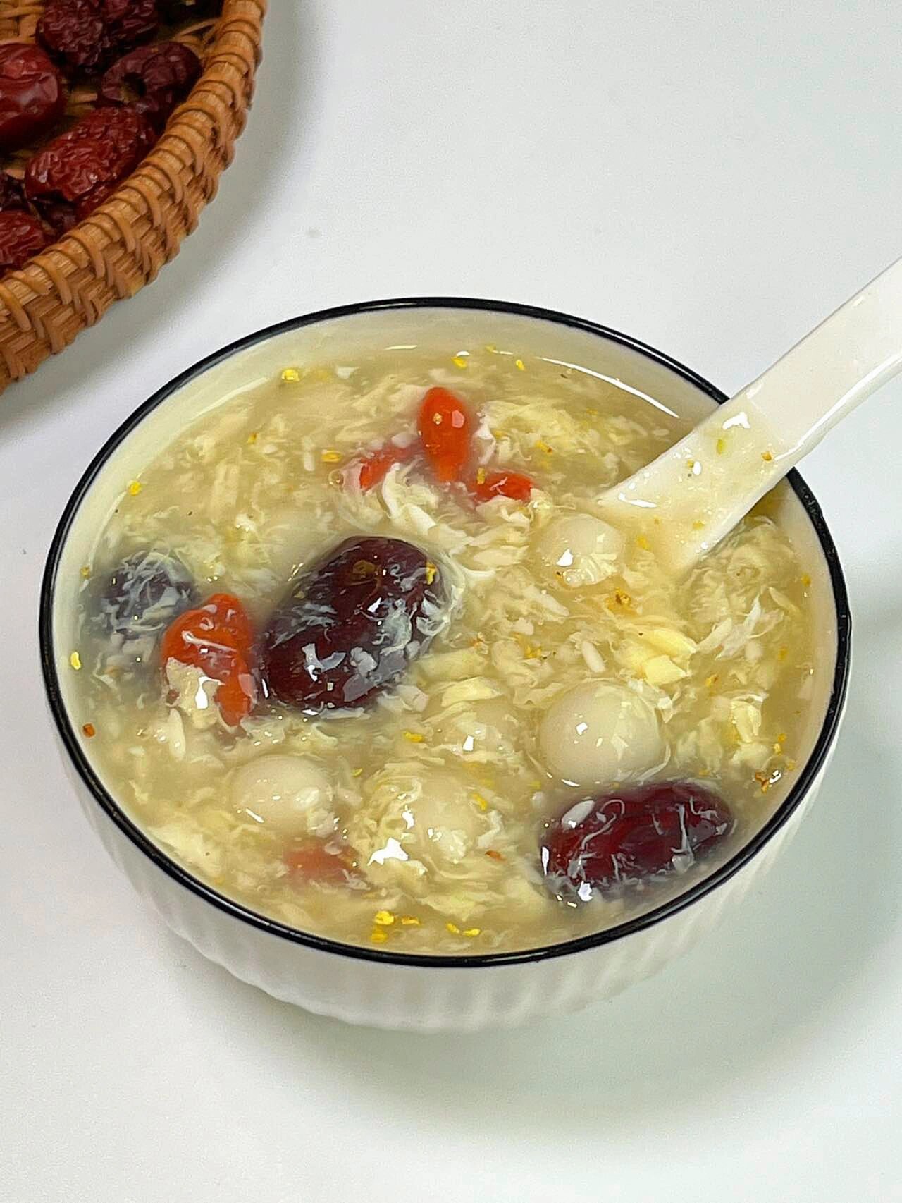 经常熬夜,手脚凉的姐妹 答应我……一定要试试这……酒酿蛋花羹