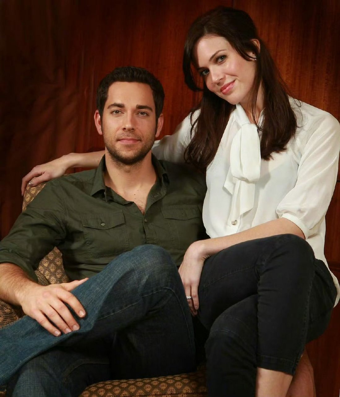 扎克瑞·莱维在新片《哈罗德和紫色蜡笔》首映上被et问到:他配音男主