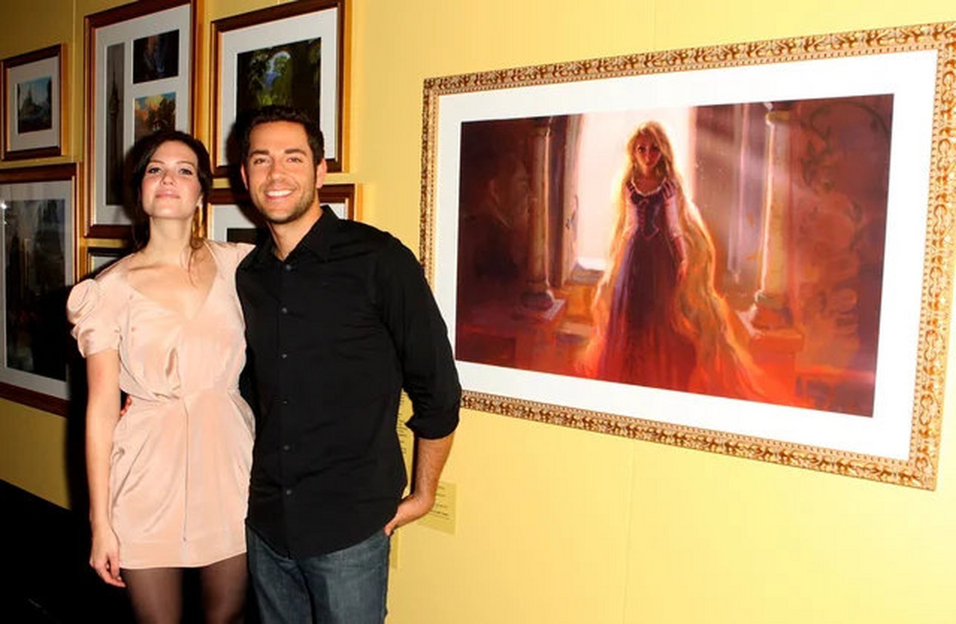 扎克瑞·莱维在新片《哈罗德和紫色蜡笔》首映上被et问到:他配音男主