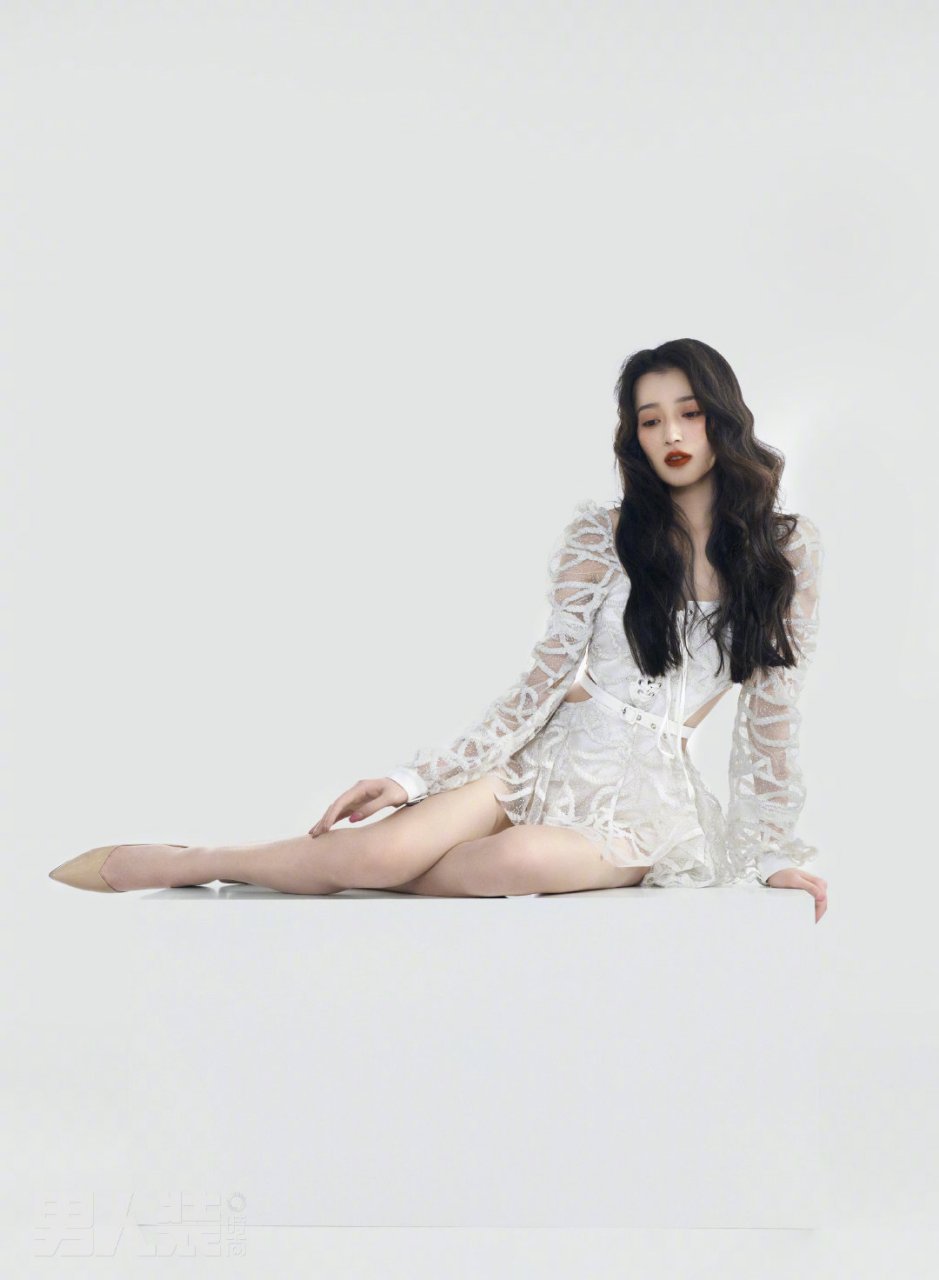 王秀竹白色网纱露腰连衣裙