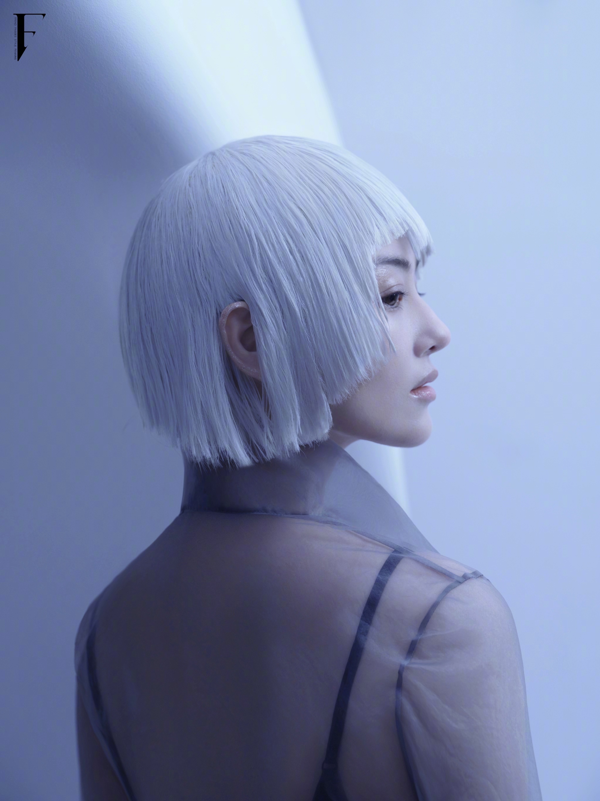 张馨予红白发造型