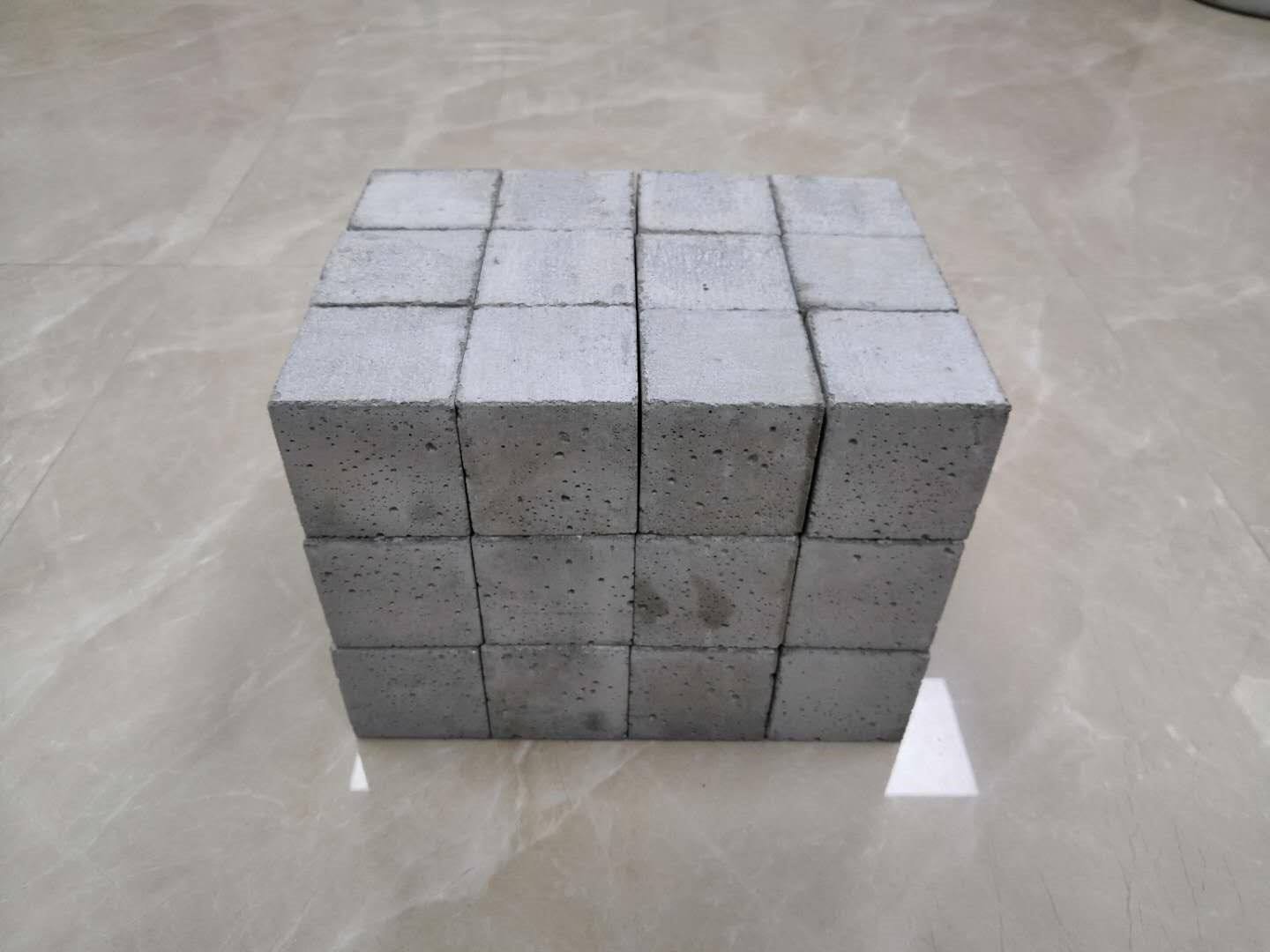 前几天跟着公司的一个项目经理出去办事,不知怎么聊