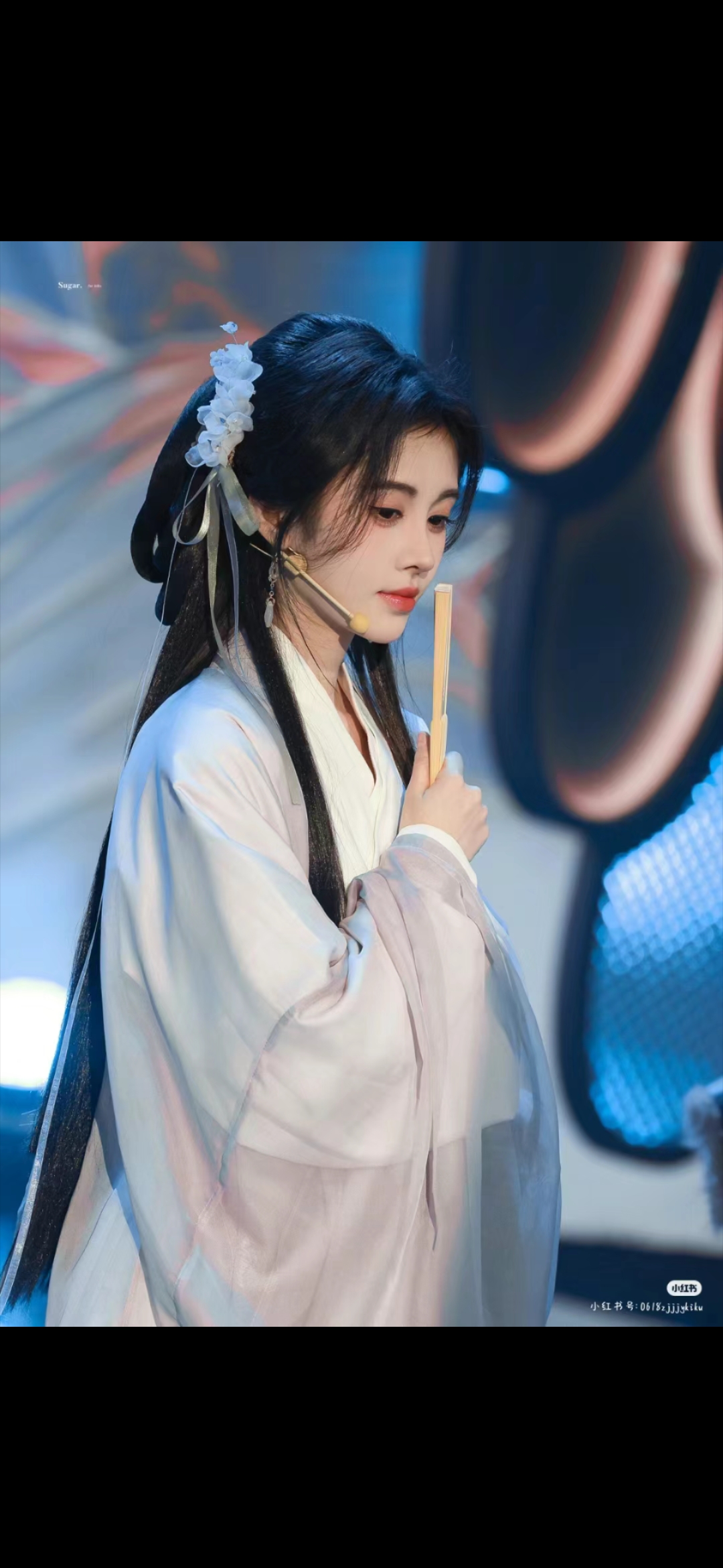 鞠婧祎和迪丽热巴比美,你选谁?