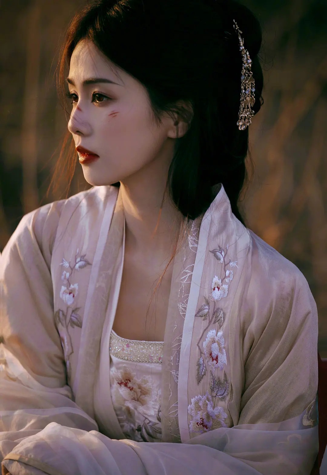 白鹿古装写真 93夕阳下的古装女神,惊艳了时光! #养眼美女# #白鹿