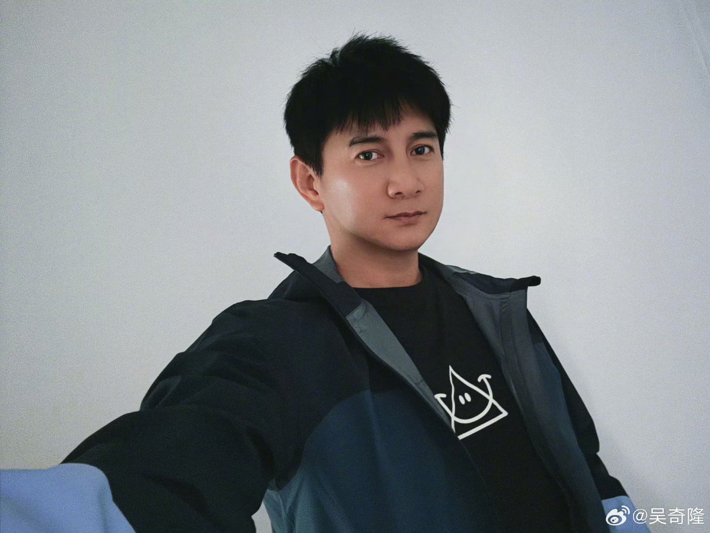 我的天啊,吴奇隆这个状态也太好了吧