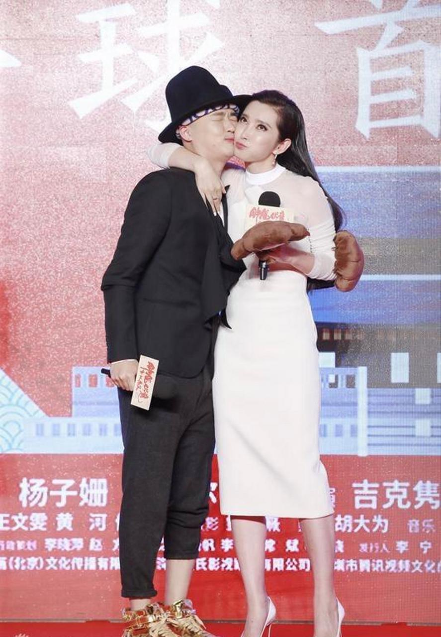 李冰冰和陈坤是闺蜜,他们两个亲亲我还能理解,可是包贝尔,李冰冰也是