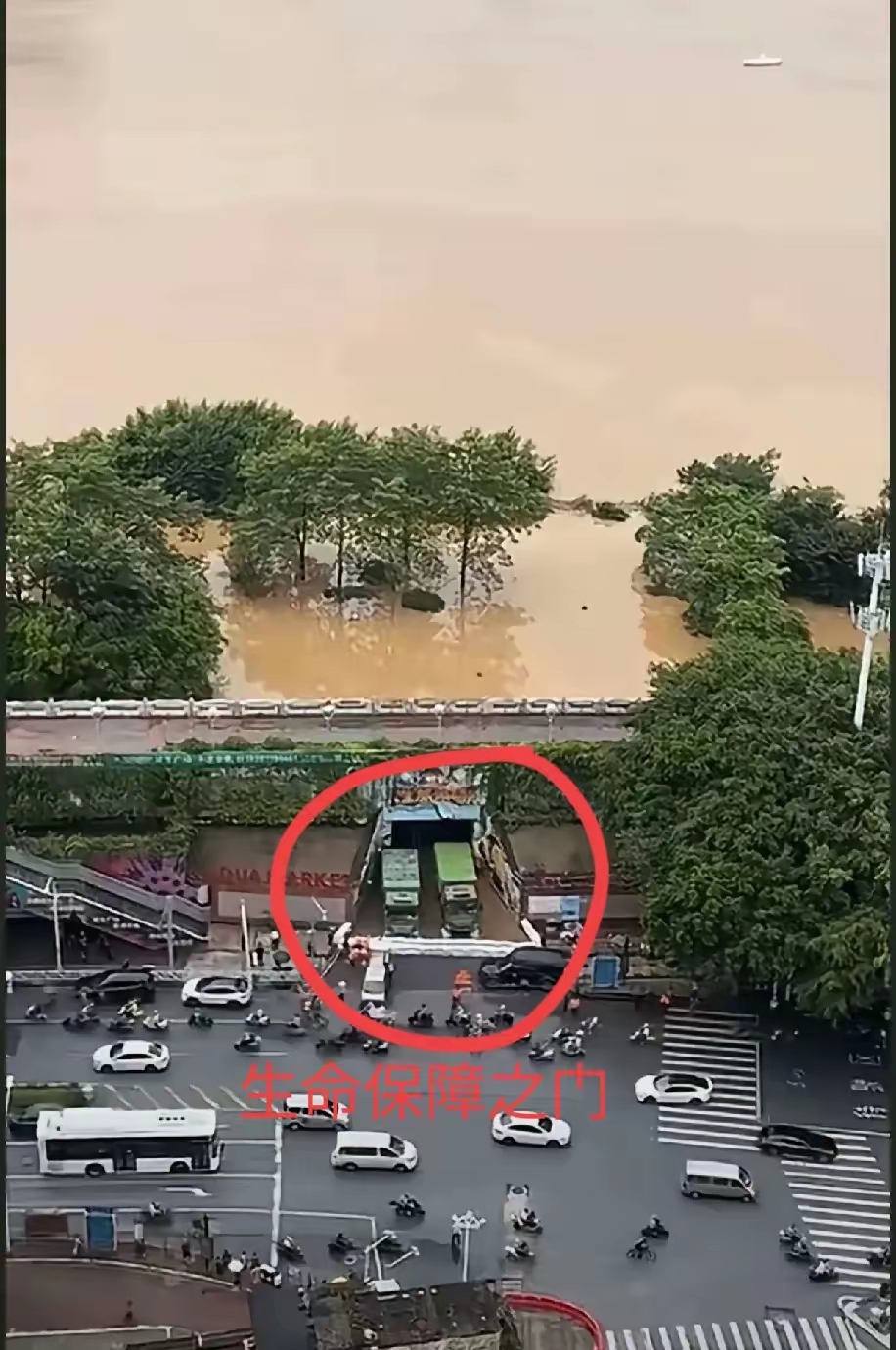 近10米高的水位,这两扇门把住南宁市入水门户!