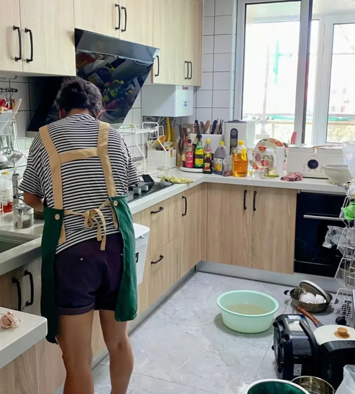 就在今天,她突然对我说:"你们以后没事别总回来了