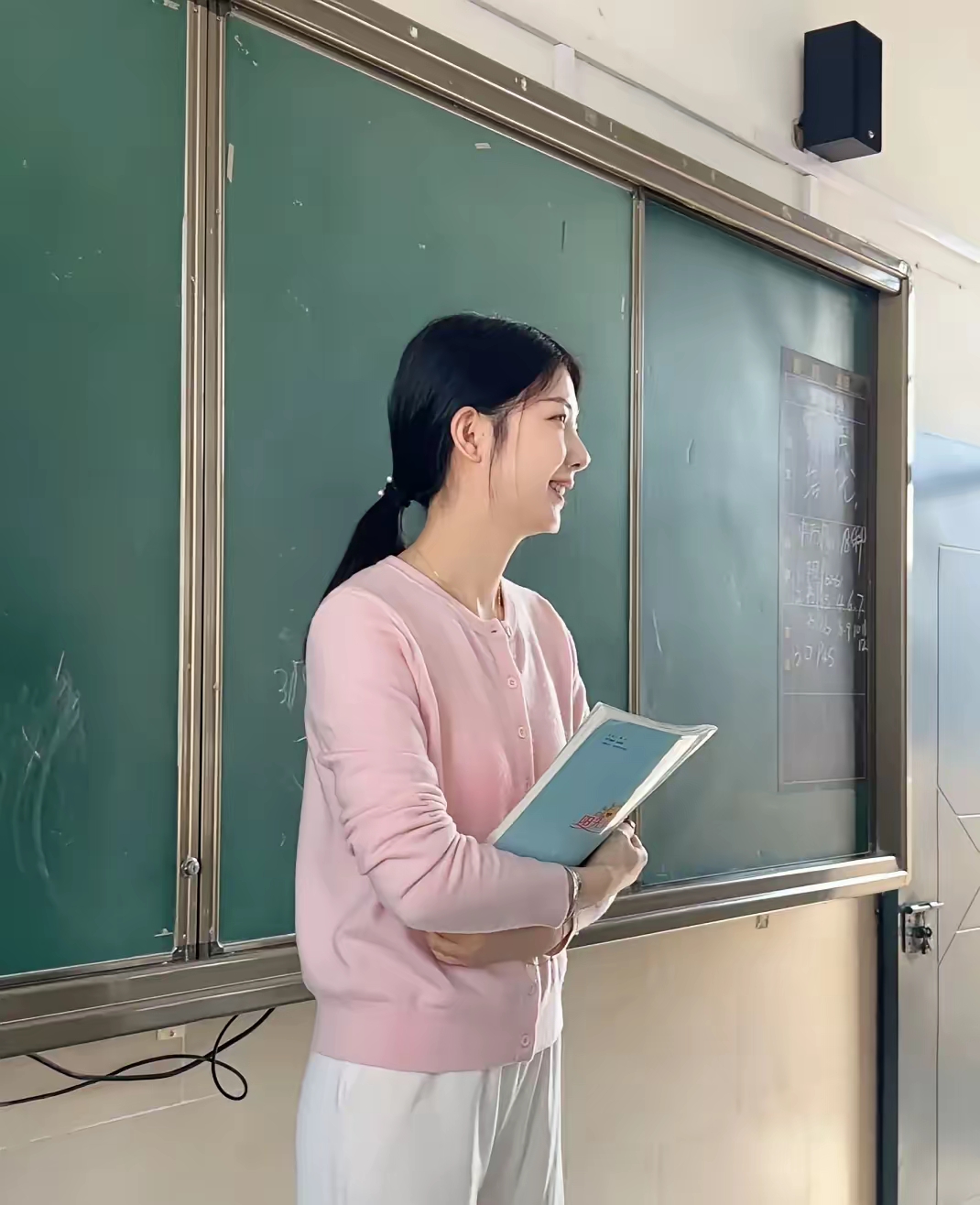 有个本地省重点中学的物理老师,职称晋升没上去心里烦闷,也懒得请客