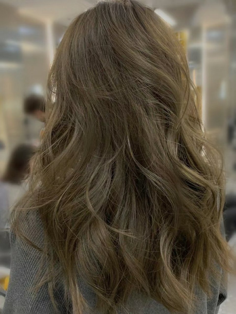 【今日发色推荐】烟熏茶棕 这个烟熏茶棕色真的太啦 雾感发色让整个人