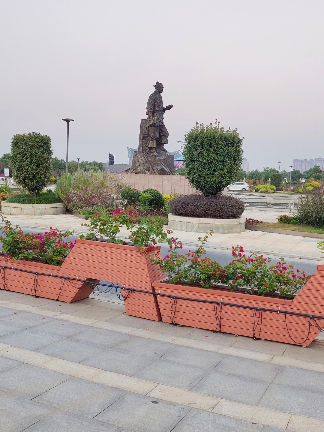 围公园图片家居小镇游玩真实照片肇庆市合都回村广场图片抓住假期尾巴