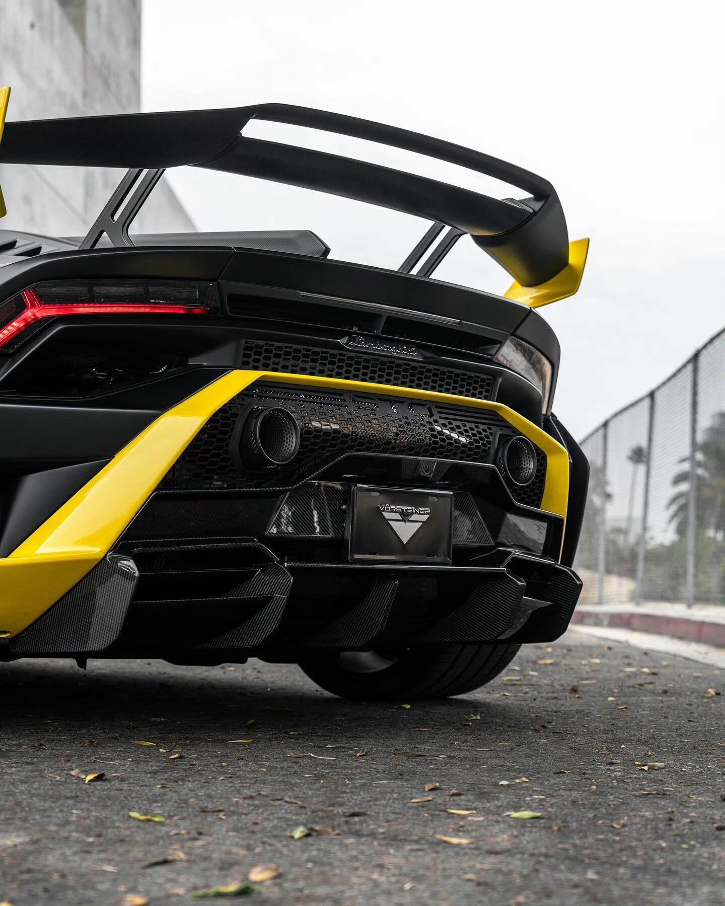 #知识校园# #车评#   🚗💥 豪车鉴赏 | 兰博基尼huracan sto:速度