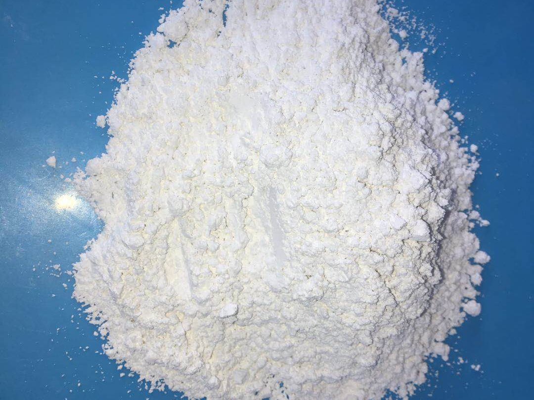 硫酸钡在工业上,可分为沉淀硫酸钡,超细硫酸钡,高光硫酸钡,消光硫酸钡