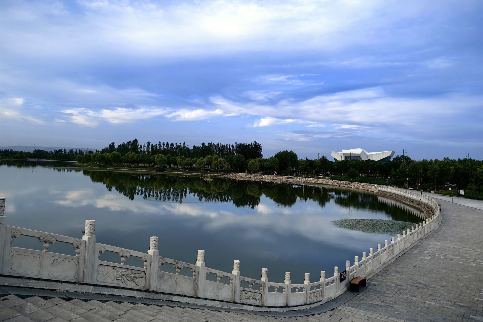 山西忻州云中河公园aaaa景区,夏天到了,这里最能表示夏季的莫过于荷塘