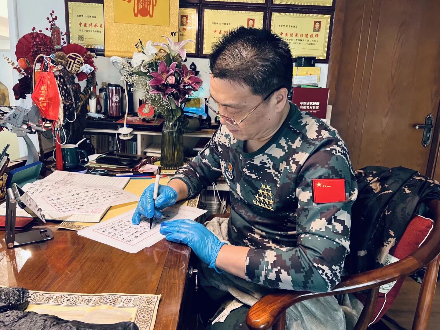 李茂发中医针灸视频(李茂发针灸绝技治通脉正骨)
